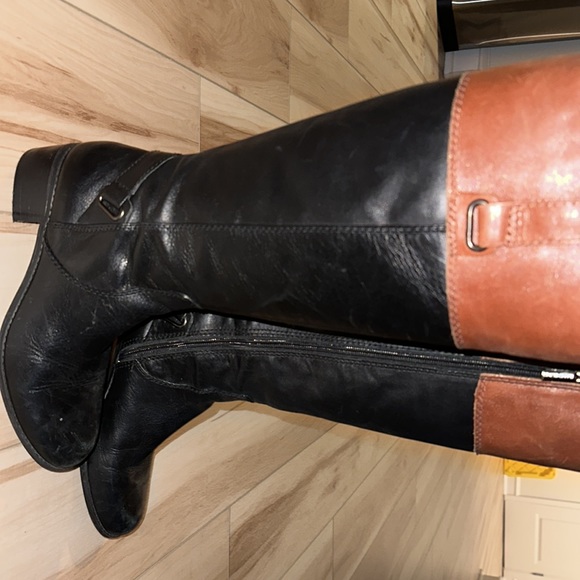 Boots - Picture 2 of 9